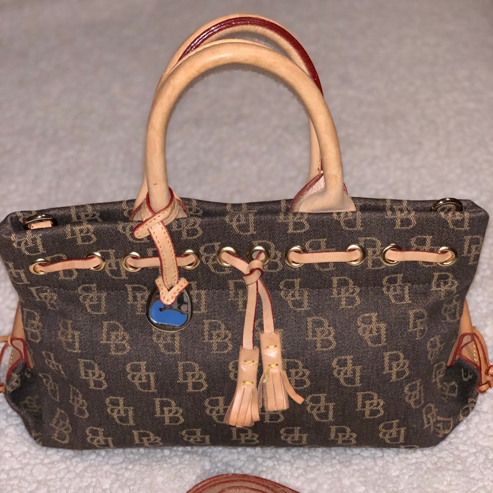 Dooney and Bourke crossbody bag